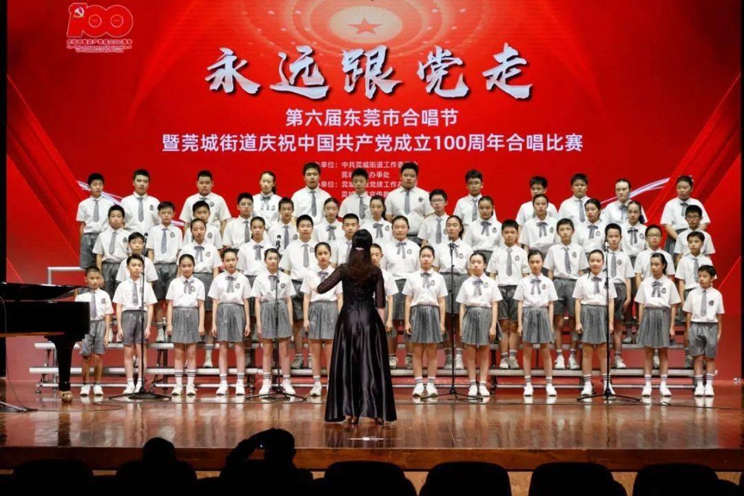 春晚第二次联排：杨幂魏大勋先后现身，宋轶背15万包一身大牌